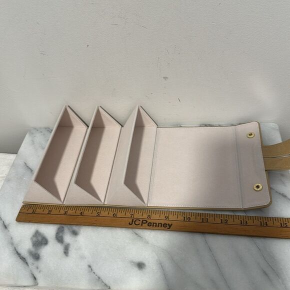 SANCIA SUNGLASSES CASE - EUC - Picture 6 of 9